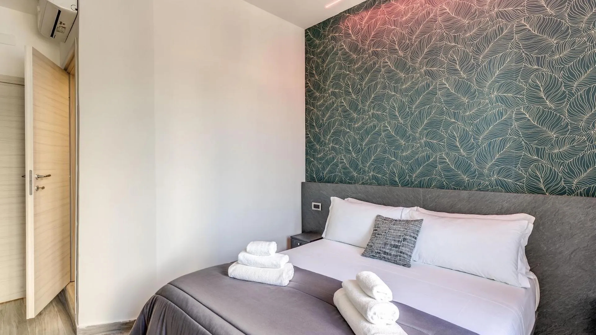 Royal Rooms B&B Naples 0*,