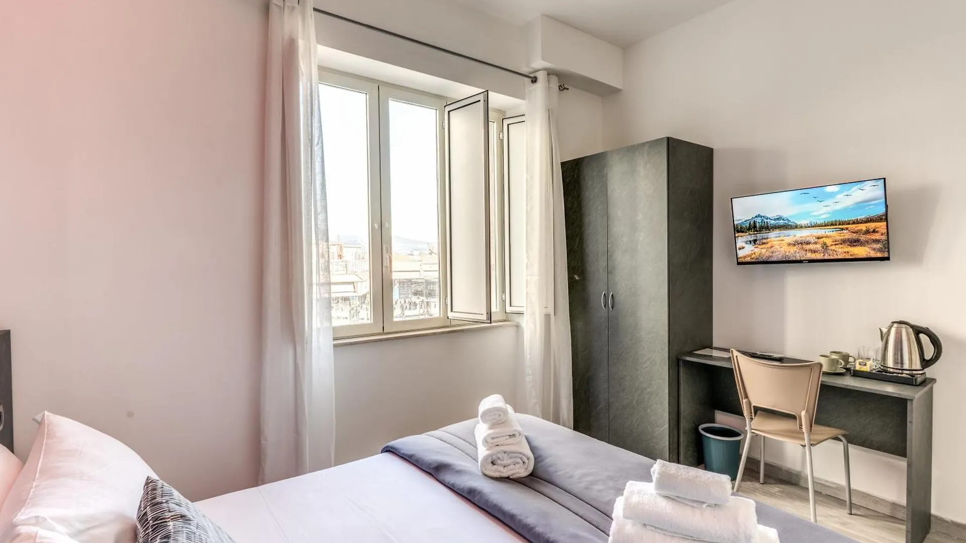 נאפולי Royal Rooms B&B 0*,  איטליה