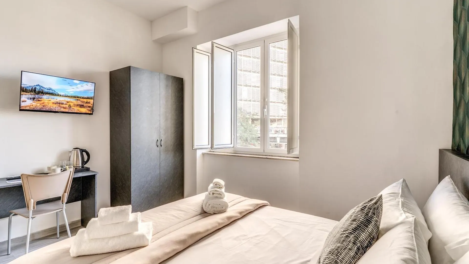 לינה וארוחת בוקר נאפולי Royal Rooms B&B איטליה